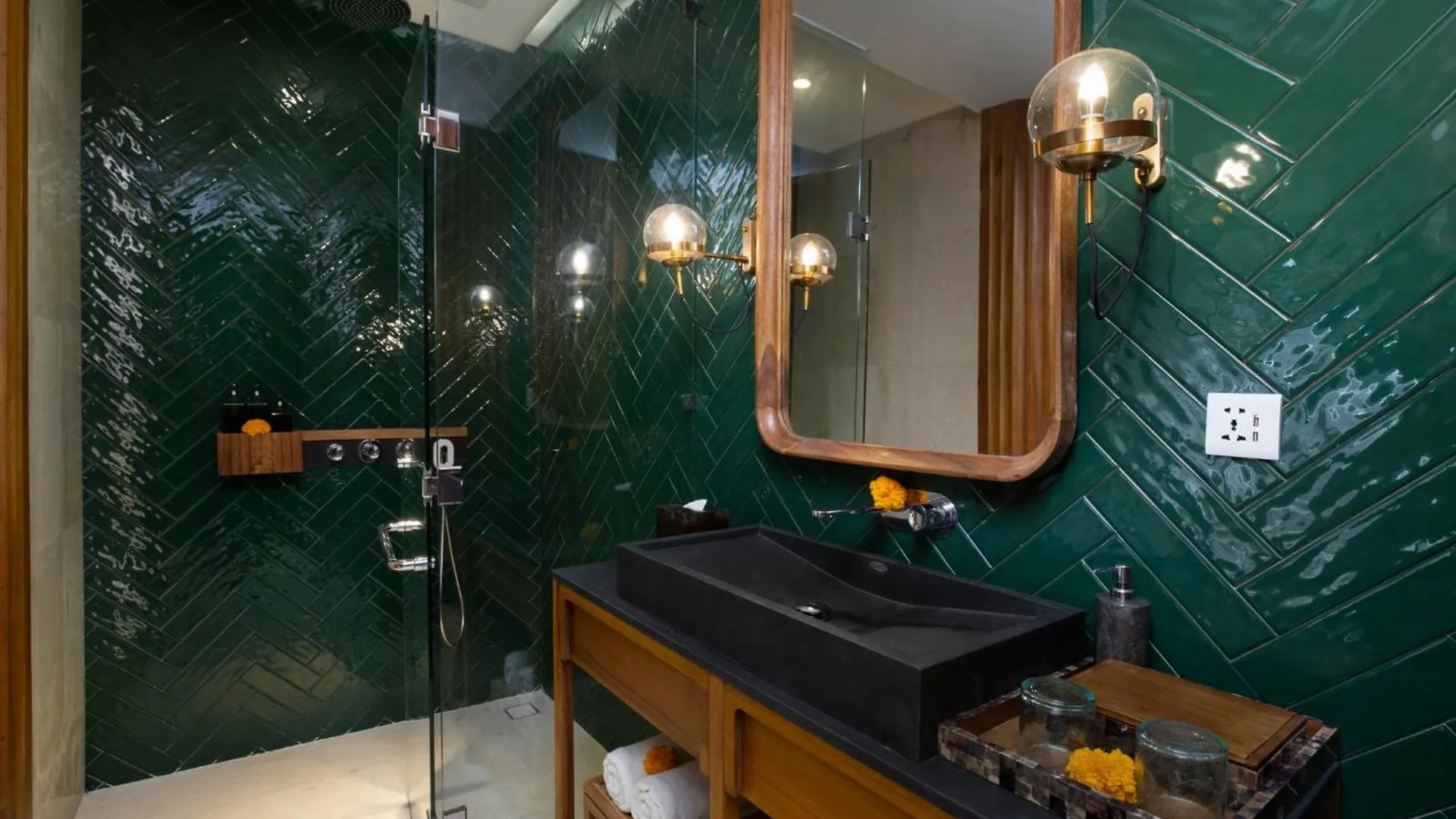 *****  Kerobokan Monolocale Luxury Resort & Spa Seminyak By Ini Vie Hospitality אינדונזיה